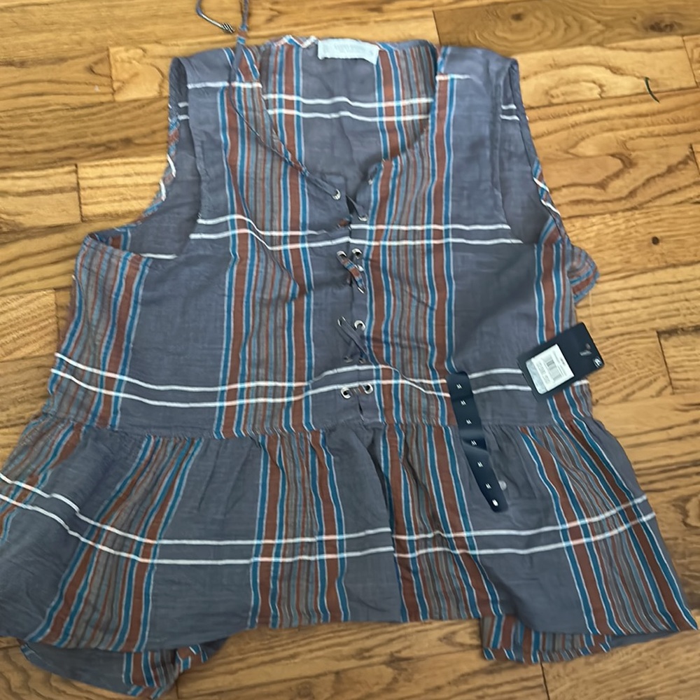 Lucky brand lace up front flowy boho plaid top - flattering!higher in back - Picture 3 of 7